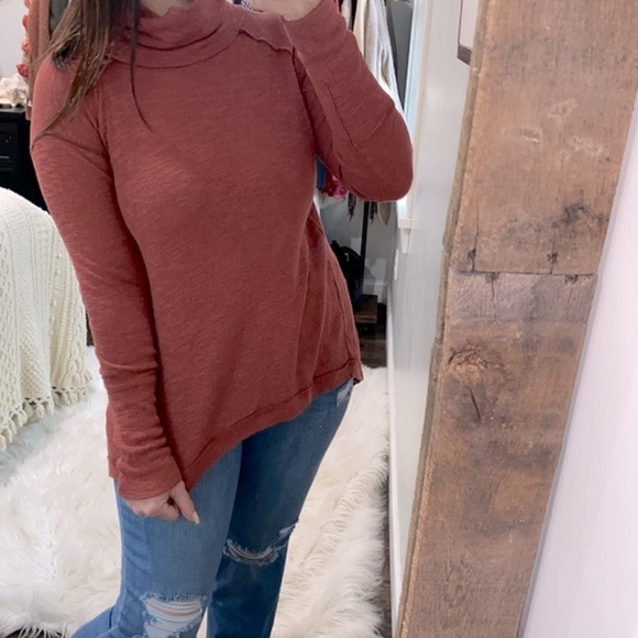 We The Free thermal top with split back size small - Picture 5 of 11